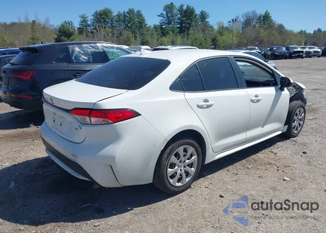 2022 Toyota Corolla Le z USA, uszkodzony, nr VIN JTDEPMAE2NJ209132